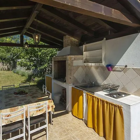 Casa Atilio Ana * Radovani