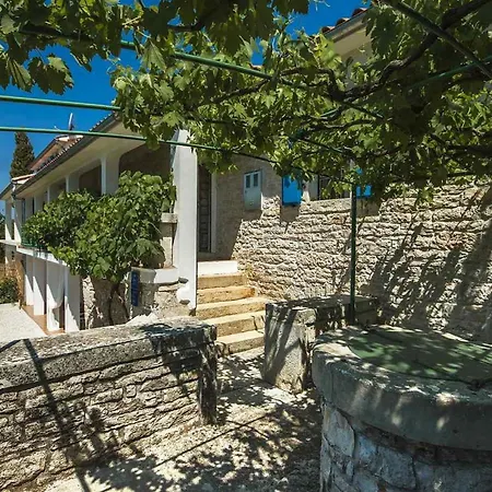 Casa Atilio Ana Сasa de vacaciones Radovani