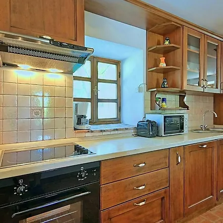 Casa Atilio Ana * Radovani